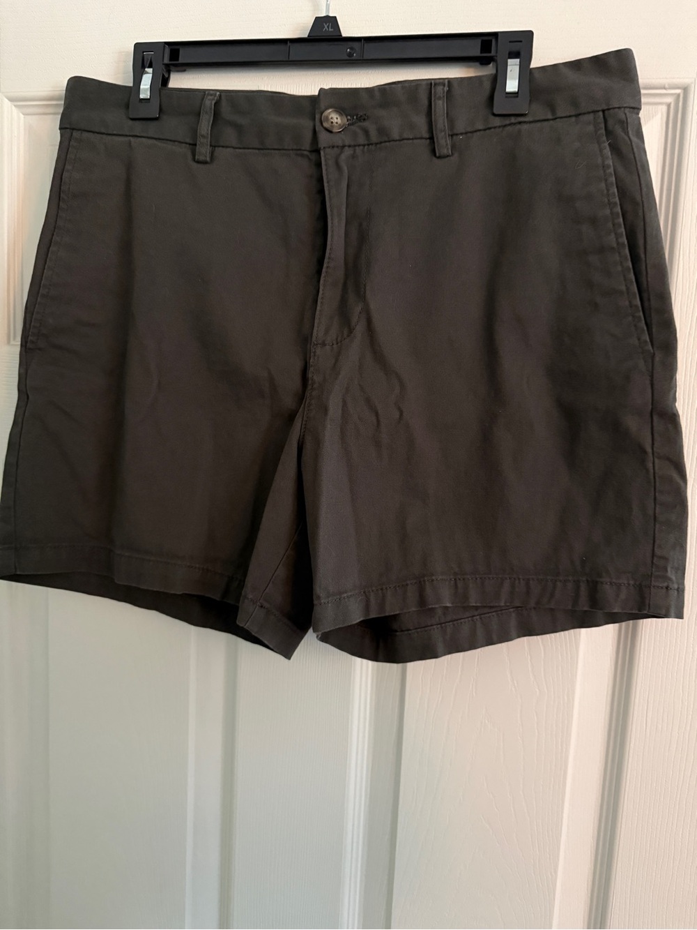 Old Navy Men's Flat-Front Shorts in Olive Green